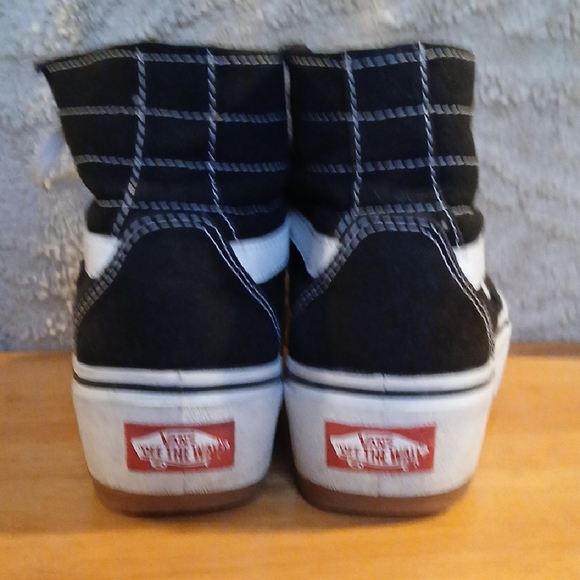 Vans Unisex Black and White Classic Sneakers - Picture 7 of 9